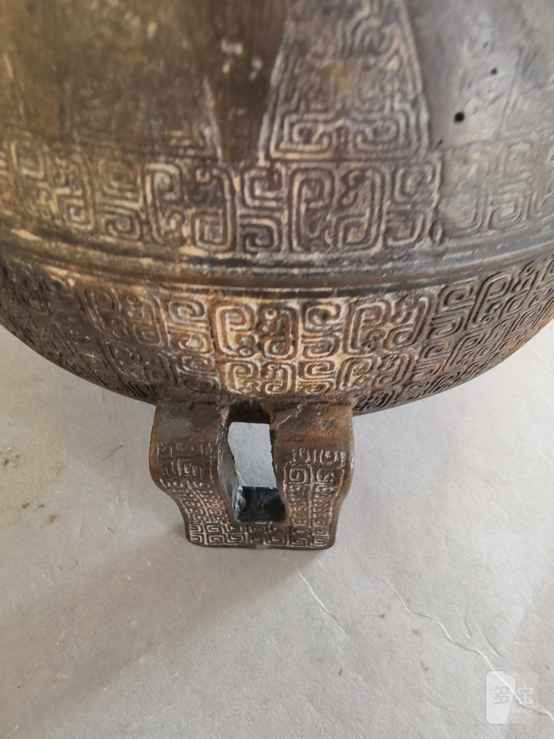 Three-legged bronze food vessel "ding" type - 图18